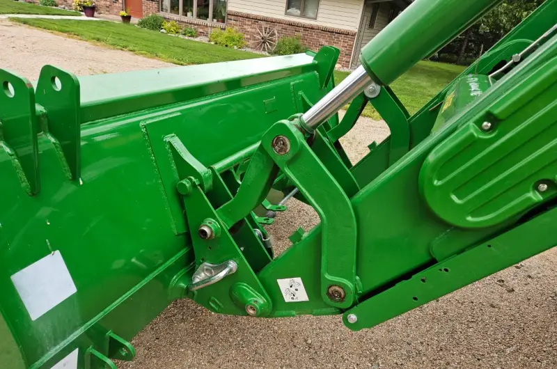 2017 John Deere 6130M MFWD photo 14