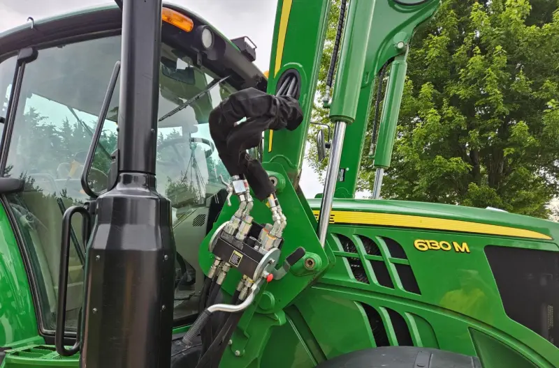 2017 John Deere 6130M MFWD photo 27