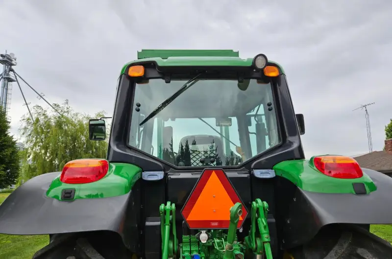 2017 John Deere 6130M MFWD photo 23
