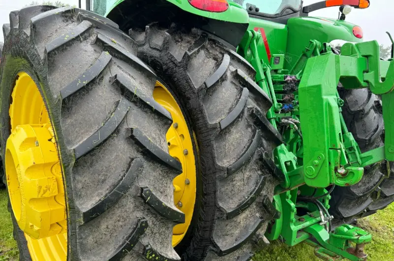 2016 John Deere 8320R MFWD photo 18