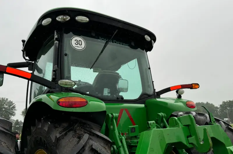 2016 John Deere 8320R MFWD photo 19