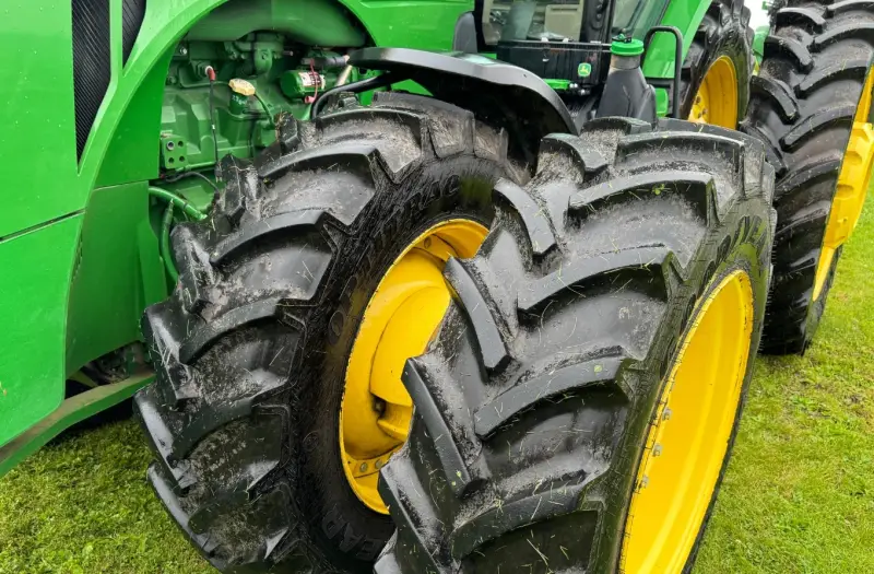 2016 John Deere 8320R MFWD photo 12