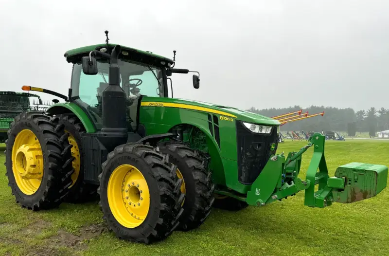 2016 John Deere 8320R MFWD photo 6