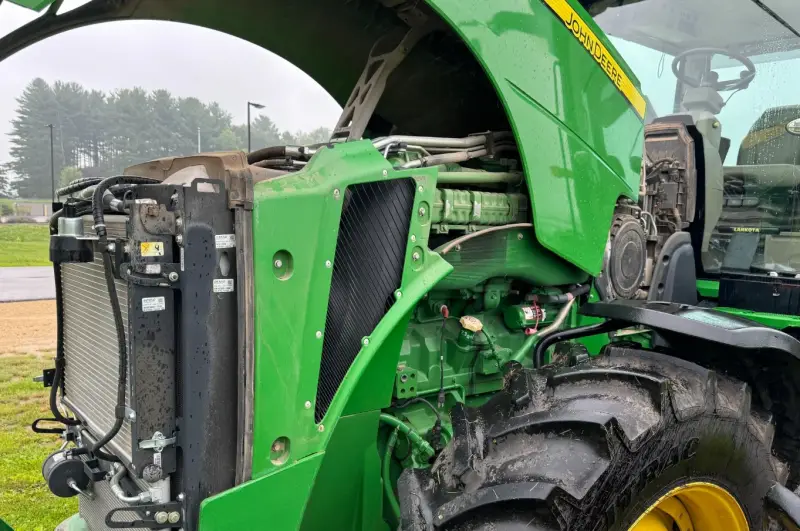 2016 John Deere 8320R MFWD photo 27