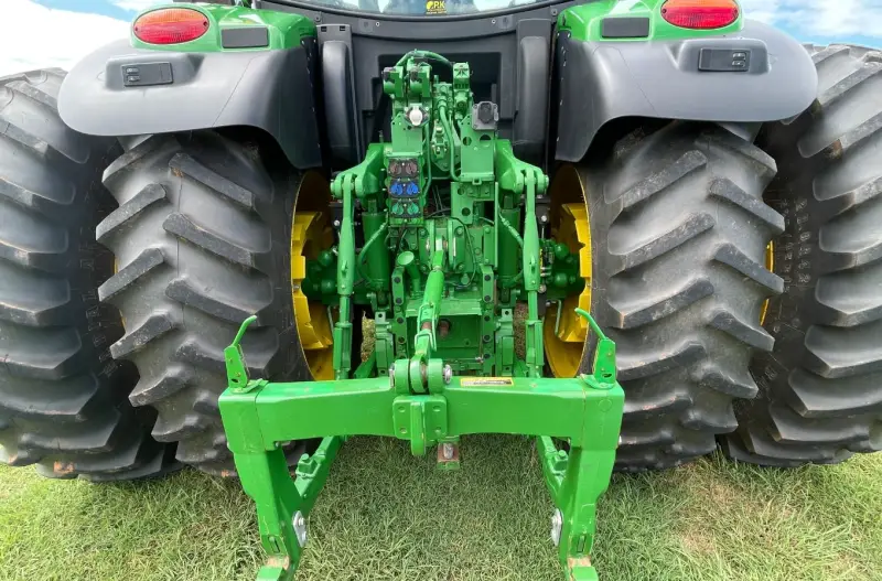 2015 John Deere 6155R MFWD photo 9