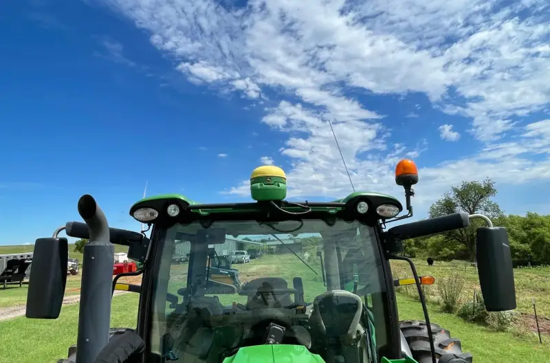 2015 John Deere 6155R MFWD photo 32