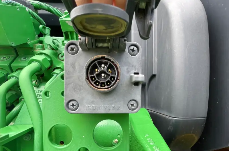 2015 John Deere 6155R MFWD photo 11