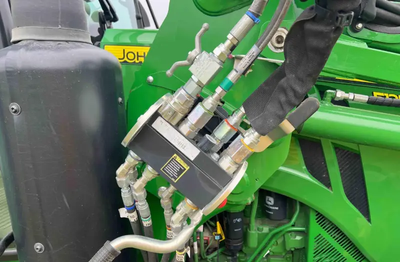 2020 John Deere 5125R MFWD photo 19