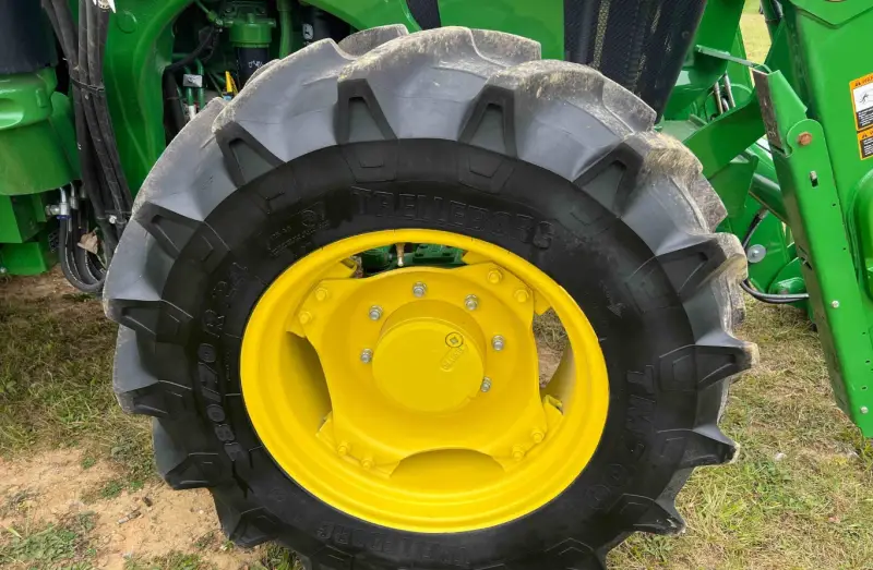 2020 John Deere 5125R MFWD photo 38