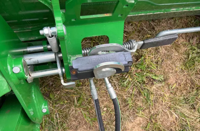 2020 John Deere 5125R MFWD photo 14