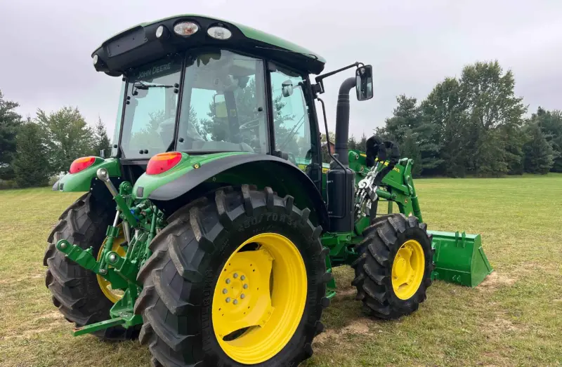2020 John Deere 5125R MFWD photo 5
