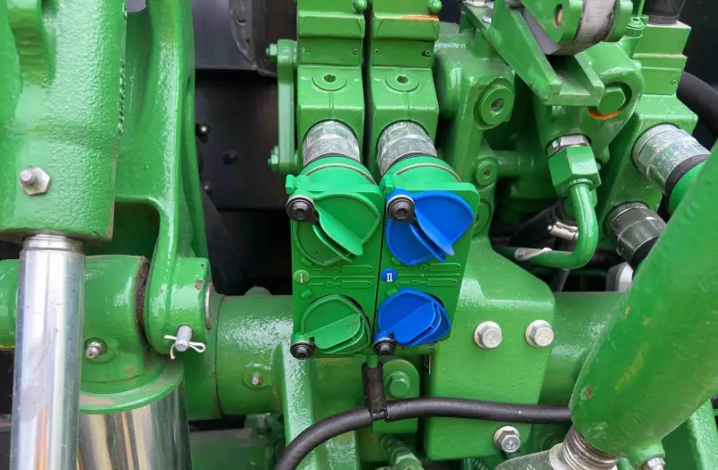 2020 John Deere 5125R MFWD photo 22