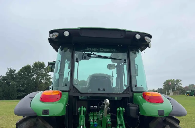 2020 John Deere 5125R MFWD photo 28