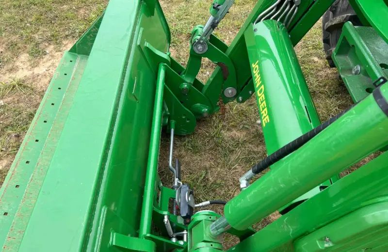 2020 John Deere 5125R MFWD photo 13