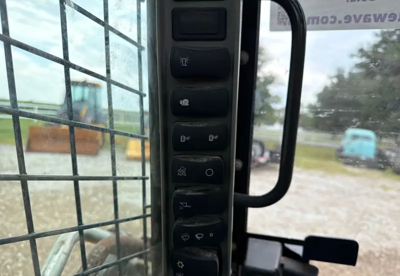 2022 Case SV340B photo 52