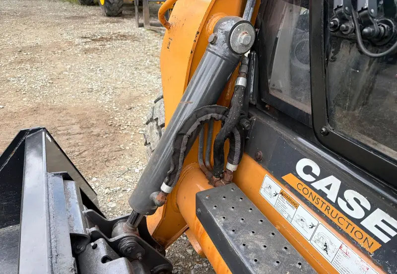 2022 Case SV340B photo 20