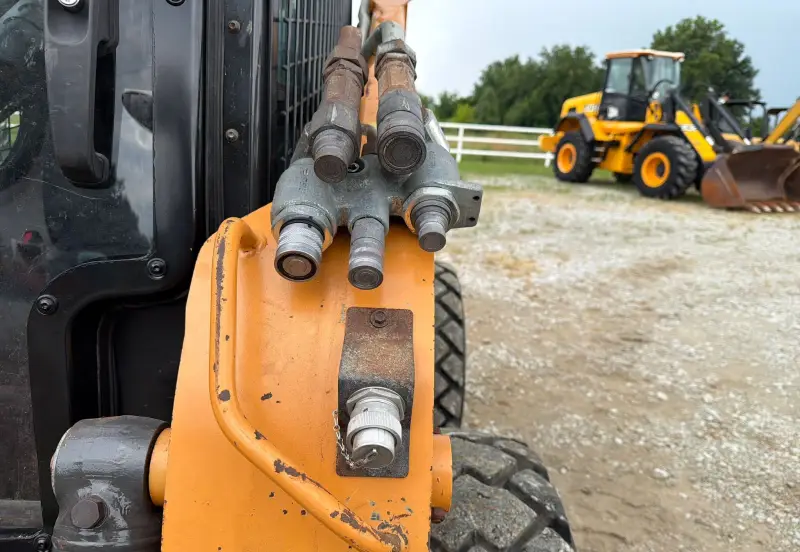 2022 Case SV340B photo 11