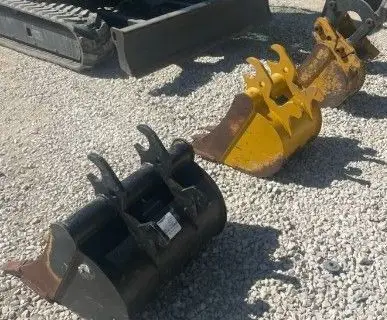 2019 John Deere 35G + 3 Buckets photo 17