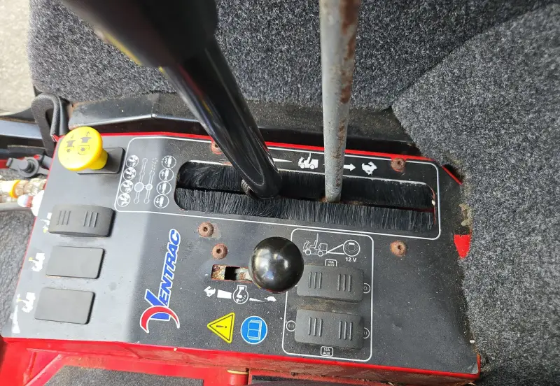 2015 Ventrac 3400Y photo 40