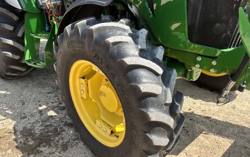 2016 John Deere 5100M MFWD Tractor W/H260 Loader & Bucket photo 47