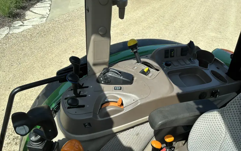 2016 John Deere 5100M MFWD Tractor W/H260 Loader & Bucket photo 63
