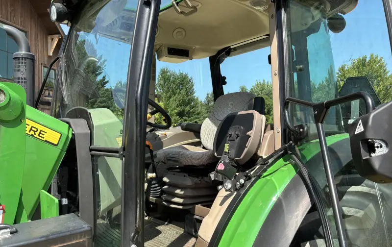 2016 John Deere 5100M MFWD Tractor W/H260 Loader & Bucket photo 59