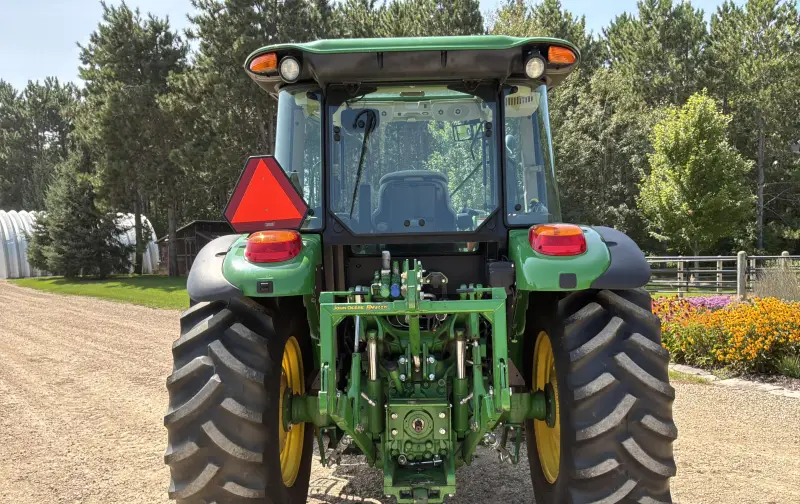 2016 John Deere 5100M MFWD Tractor W/H260 Loader & Bucket photo 6