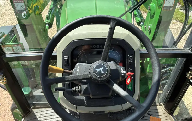 2016 John Deere 5100M MFWD Tractor W/H260 Loader & Bucket photo 61