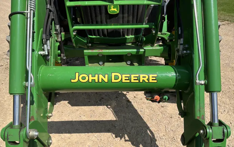 2016 John Deere 5100M MFWD Tractor W/H260 Loader & Bucket photo 33