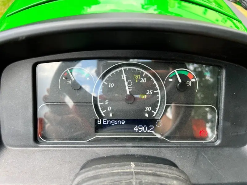 2018 John Deere 2032R photo 10