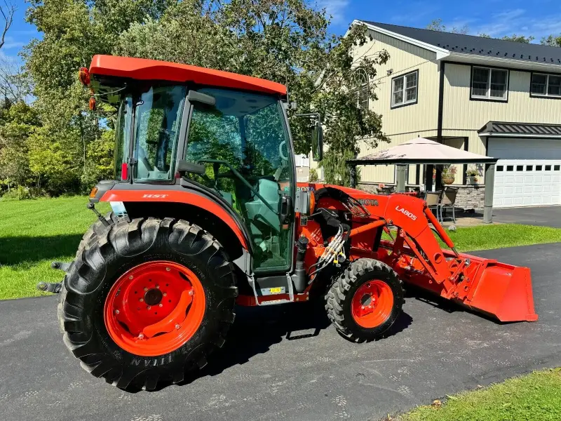 2019 Kubota Grand L4060 Tractor Cab photo 11