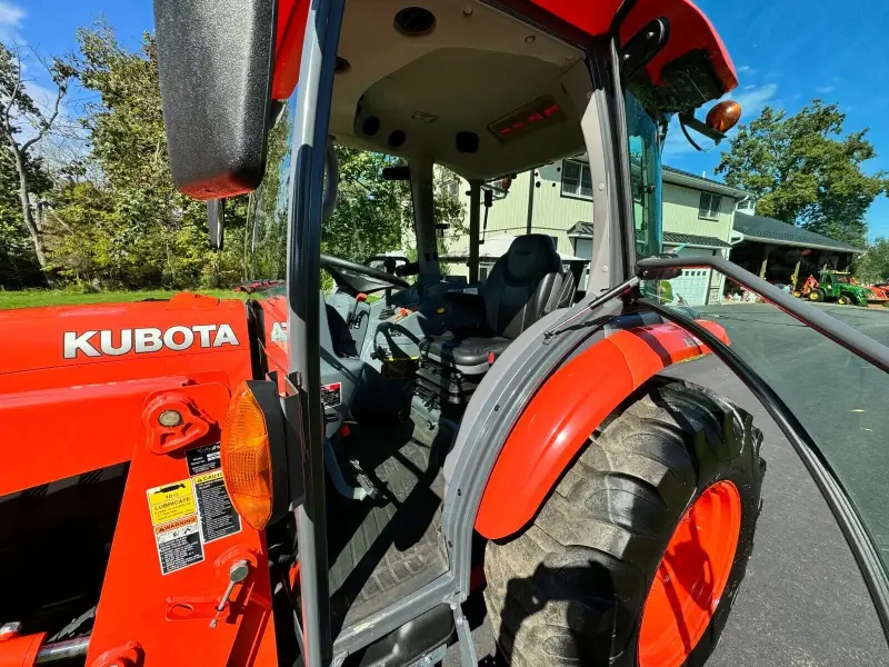 2019 Kubota Grand L4060 Tractor Cab photo 7