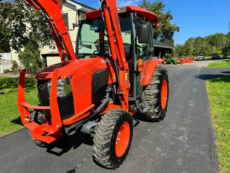 2019 Kubota Grand L4060 Tractor Cab photo 22