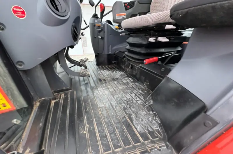 2019 Kubota M6-141 MFWD photo 63