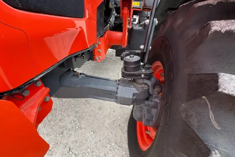 2019 Kubota M6-141 MFWD photo 11