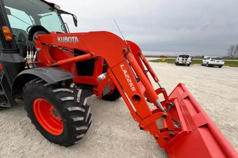 2019 Kubota M6-141 MFWD photo 38