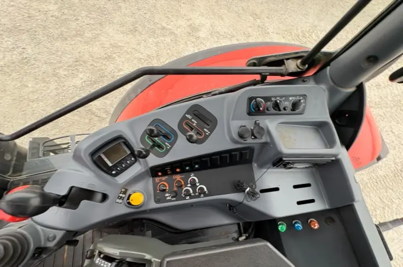 2019 Kubota M6-141 MFWD photo 70