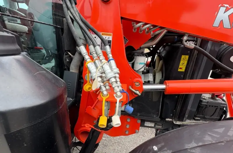 2019 Kubota M6-141 MFWD photo 34