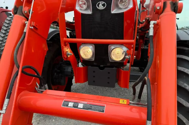 2019 Kubota M6-141 MFWD photo 44