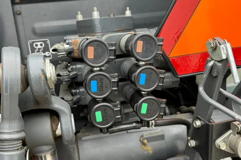 2019 Kubota M6-141 MFWD photo 32
