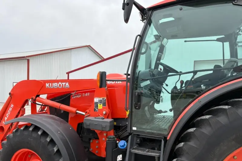 2019 Kubota M6-141 MFWD photo 15