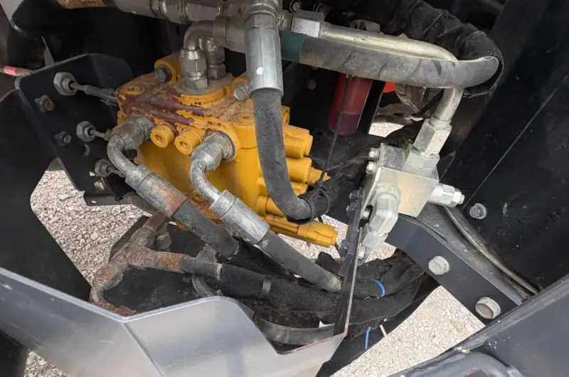 2019 Kubota M6-141 MFWD photo 35