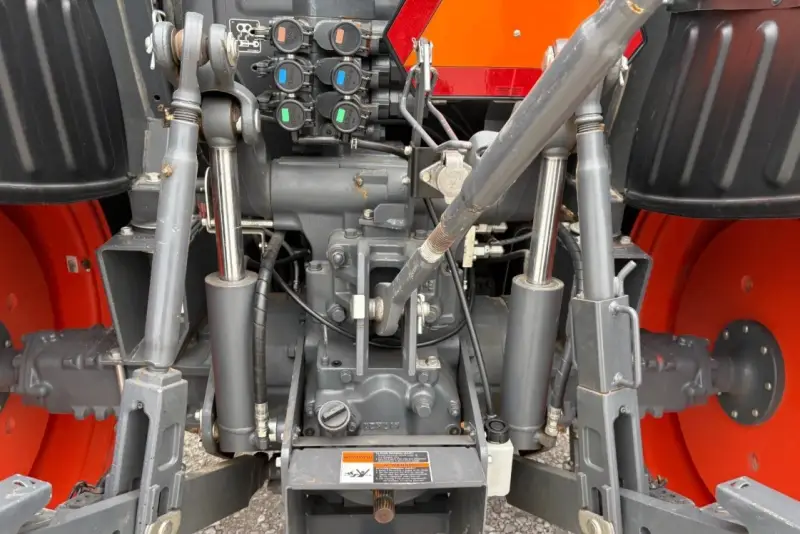 2019 Kubota M6-141 MFWD photo 26