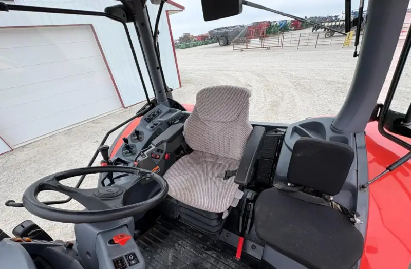 2019 Kubota M6-141 MFWD photo 59