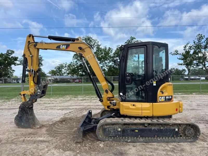 2016 Caterpillar 305.5E2